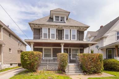 Main picture of 3910 Carlyle Ave