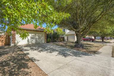 Main picture of 7528 Cats Eye Ln