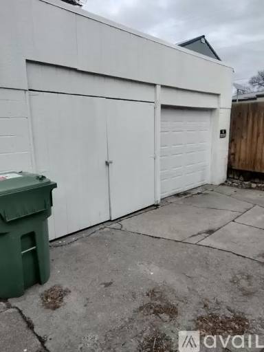 Main picture of 118 W Augusta Ave