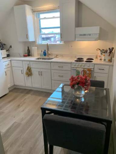 Main picture of 2808 Washington Blvd