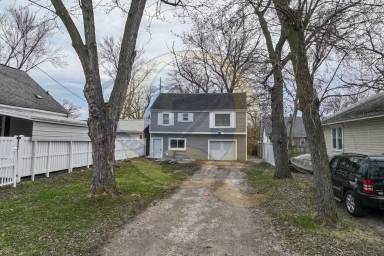 Main picture of 2064 E Williamson St