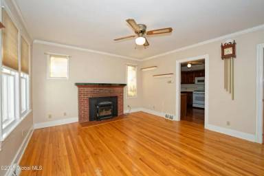 Main picture of 2550 Troy Schenectady Rd