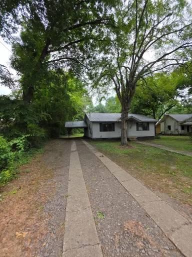 Main picture of 808 NW 1st St
