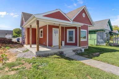 Main picture of 119 W 10th Ave