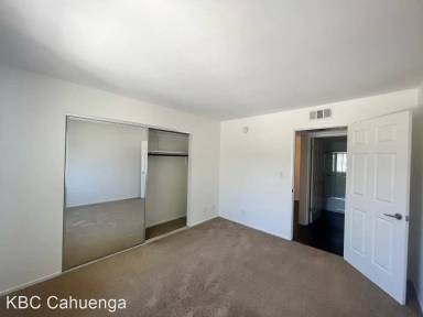 Main picture of 4426 Cahuenga Blvd