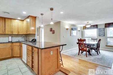 Main picture of 50 Watertown St