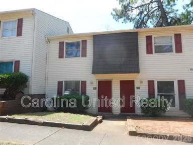 Main picture of 7961 Shady Oak Trl