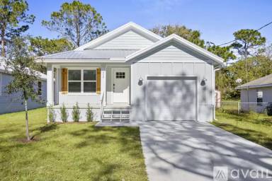 Main picture of 940 Collier Blvd