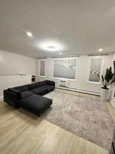 Main picture of 755 Barbey St