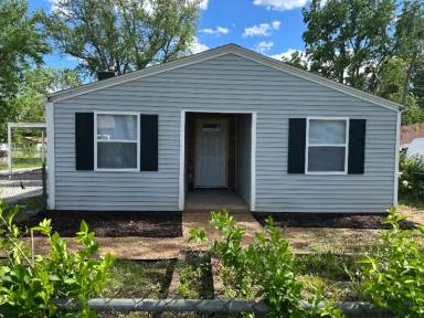 Main picture of 3240 W Page St