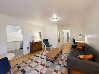 Main picture of 924 16th Ave