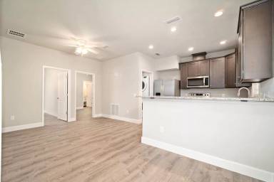 Main picture of 622 NW 3rd Ave