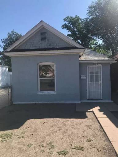 Main picture of 1122 E Orman Ave