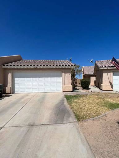 Main picture of 3174 S Robert Way
