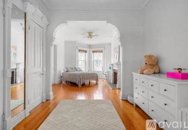 Main picture of 221 67th St