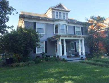 Main picture of 509 King George Ave SW