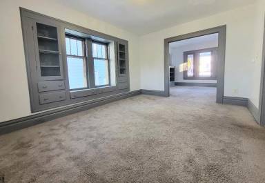 Main picture of 325 Grand Ave