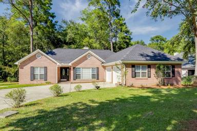 Main picture of 105 Cypress Dr