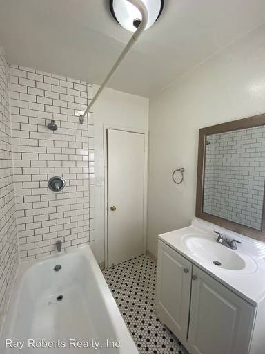 Main picture of 8517 1/2 Santa Fe Ave