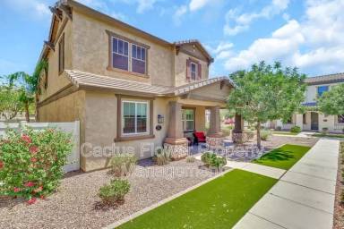 Main picture of 2734 S Santa Rita