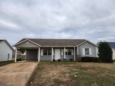 Main picture of 2801 N 4 1/2 St
