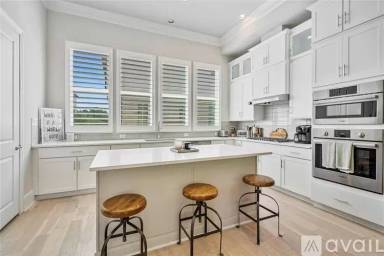 Main picture of 2157 Wenge Ln