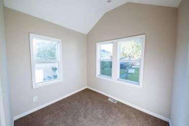 Main picture of 1390 Anne Ave