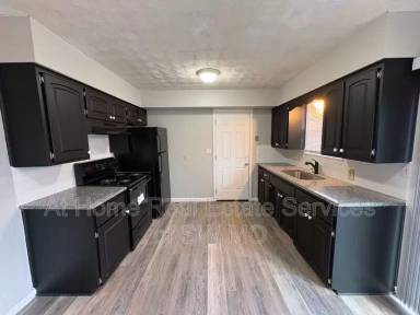 Main picture of 1344 S Prince Ln