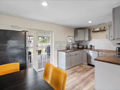 Main picture of 4313 SW 50th St