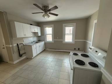 Main picture of 913 E St