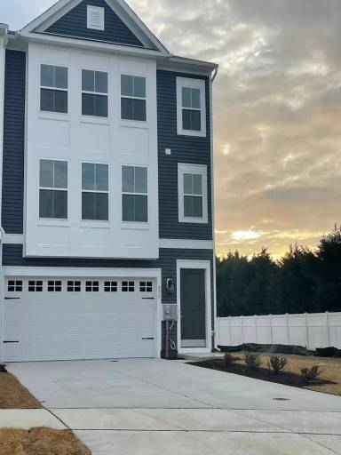 Main picture of 371 Andrew Ct
