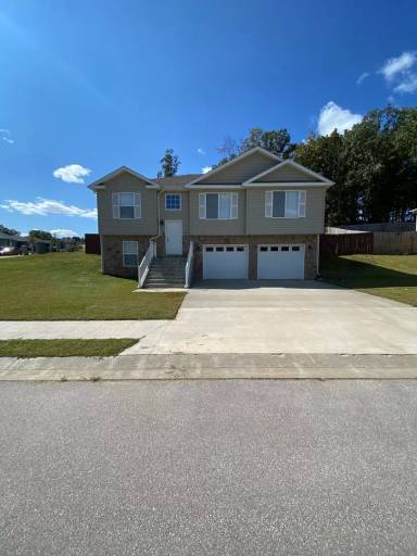 Main picture of 100 Creek View Dr