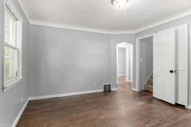 Main picture of 18244 Brady