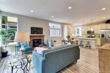 Main picture of 12022 15th Ave NE
