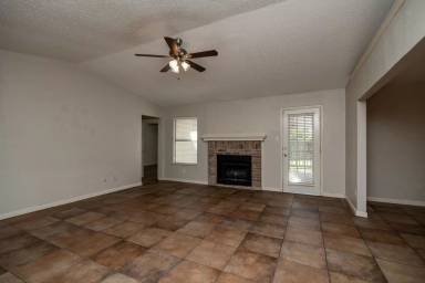 Main picture of 618 Plainview Dr