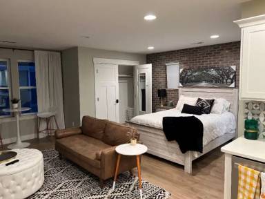 Main picture of 6232 W Lake Ave