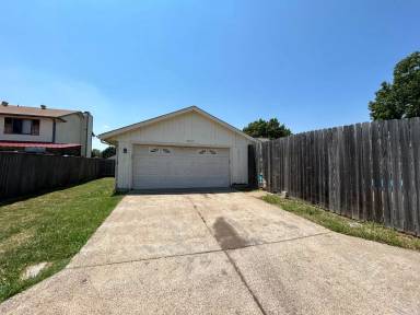 Main picture of 3702 Bond St