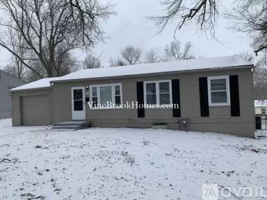 Main picture of 700 W 38th St N