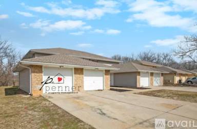 Main picture of 1032 NE Lindsay Ave
