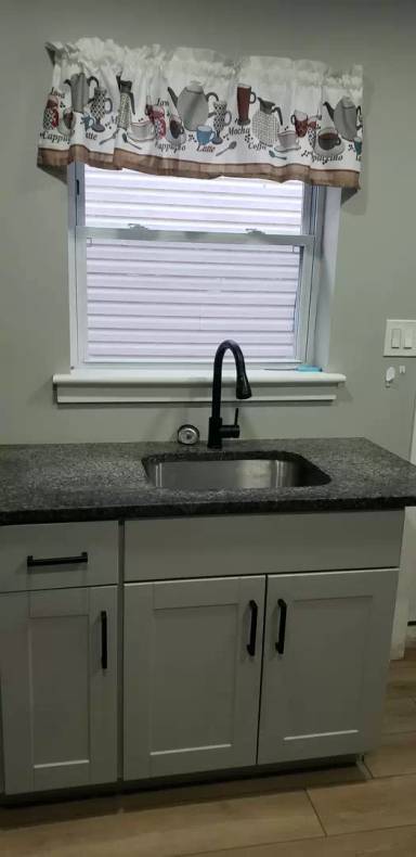 Main picture of 1616 Macdade Blvd
