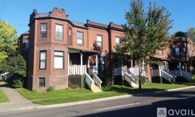 Main picture of 208 N 15th Ave E