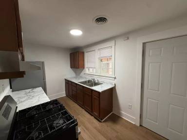 Main picture of 1144 S Spring St