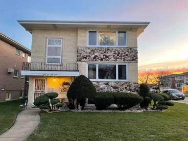 Main picture of 8563 W Winnemac Ave