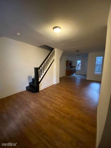 Main picture of 5528 Jane St