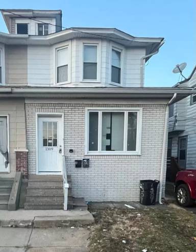 Main picture of 1309 Collings Ave