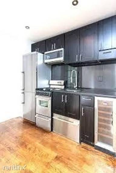 Main picture of 343 E 8th St