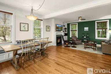 Main picture of 279 E Chestnut St