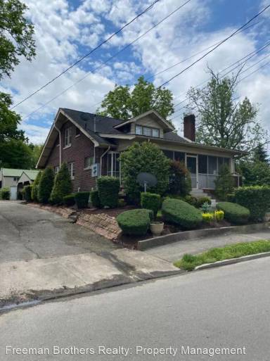 Main picture of 705 Engineer St