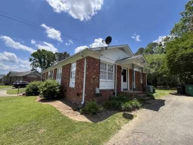 Main picture of 7320 Briardale Dr