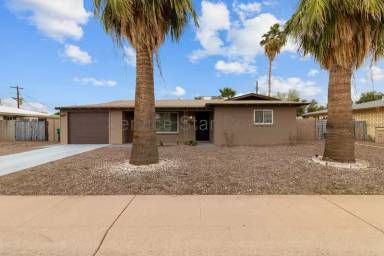 Main picture of 5240 E Cicero St